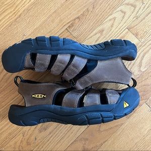 NWOT Keen Newport Bison Mens sz 11